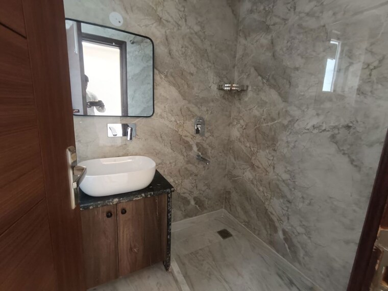 Bathroom, janakpuri 3 Bedroom 1350 Sq.Ft. Builder Floor In Janakpuri Delhi 10384241