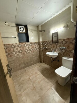 Team Area in 2 BHK Builder Floor at Sector 52 – for Rent