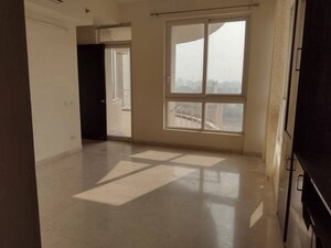 Room in 4 BHK Apartment at Indiabulls Enigma, Sector 110 – for Sale