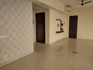 Room in 4 BHK Apartment at Indiabulls Enigma, Sector 110 – for Sale