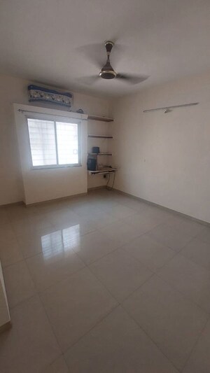 Room in 1 BHK Apartment at Fursungi – for Rent