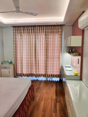 Room in 3 BHK Apartment at Conscient Heritage Max, Sector 102 – for Sale
