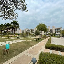 3 BHK + Study Room,Extra Room Apartment For Sale in BPTP Amstoria Country Floor