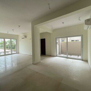 Room in 3 BHK Apartment at BPTP Amstoria Country Floor, Sector 102 – for Sale