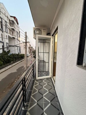 Balcony in 1 RK Builder Floor at Sector 57 – for Rent