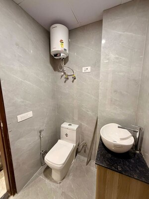 Bathroom in 1 RK Builder Floor at Sector 57 – for Rent