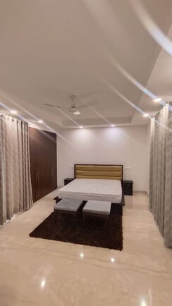 4 BHK + Servant Room Builder Floor For Rent in Green Park Extension