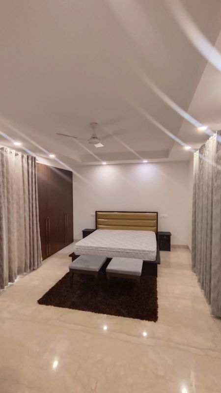 4 BHK + Servant Room Builder Floor For Rent in Green Park Extension