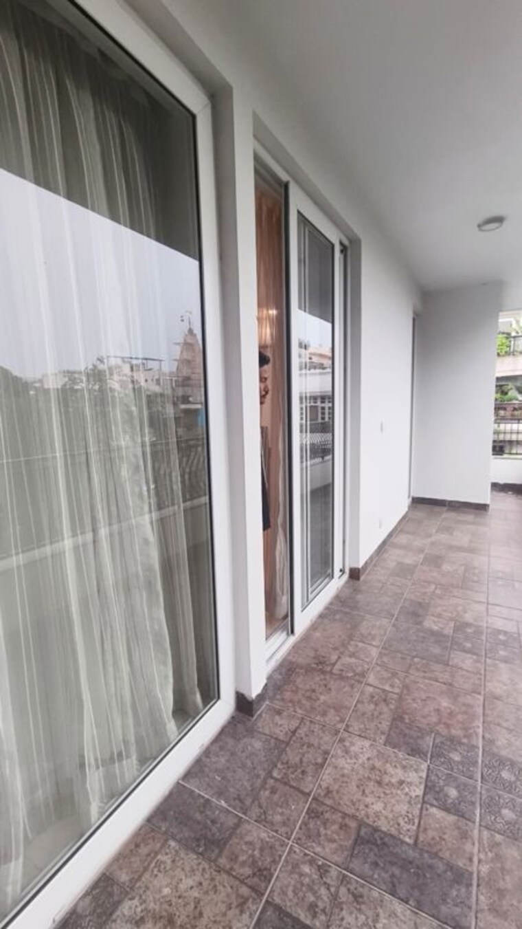 Balcony, green park extension 4 Bedroom 401 Sq.Yd. Builder Floor In Green Park Extension Delhi 10384306