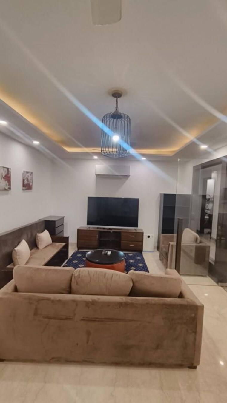 Living Room, green park extension 4 Bedroom 401 Sq.Yd. Builder Floor In Green Park Extension Delhi 10384306