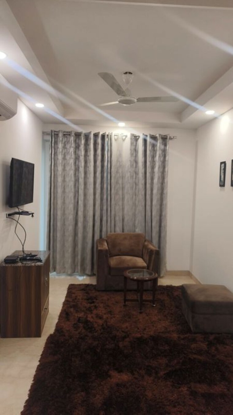 Living Room, green park extension 4 Bedroom 401 Sq.Yd. Builder Floor In Green Park Extension Delhi 10384306