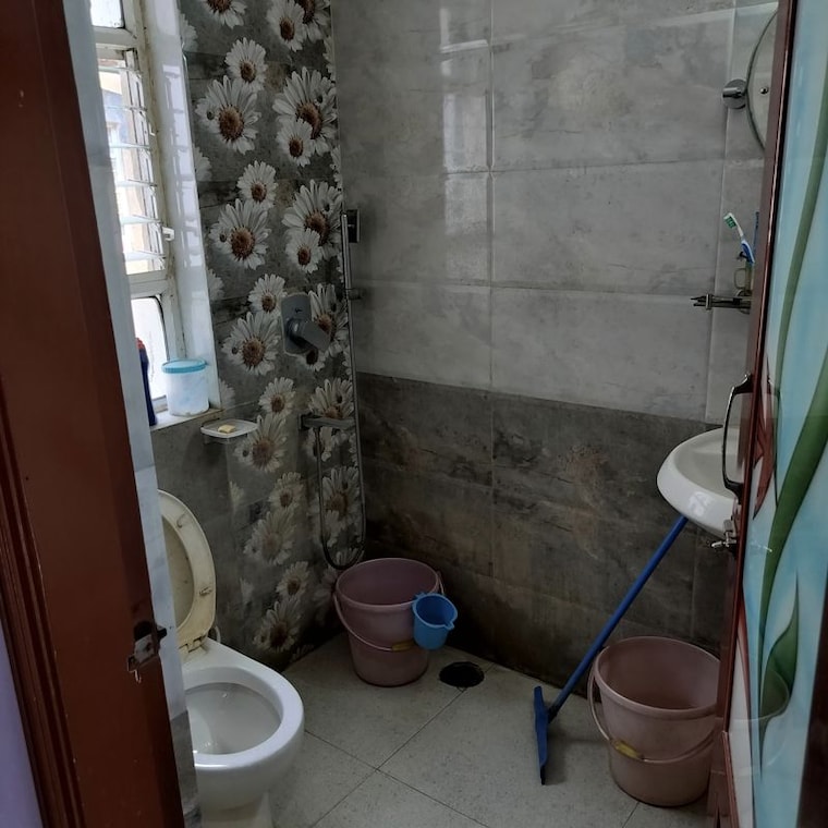 Bathroom, tollygunge 5 Bedroom 1970 Sq.Ft. Builder Floor In Tollygunge Kolkata 10384254