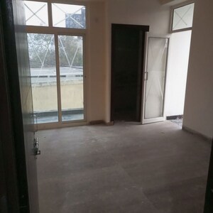 Room in 4 BHK Builder Floor at Krishna Kunj Apartments Noida, Sector 73 – for Sale