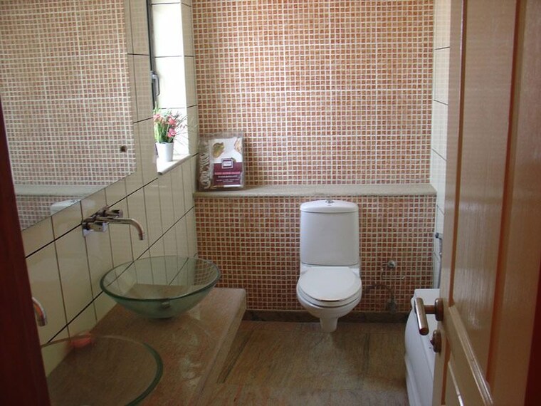 Bathroom, conscient-heritage-max-ii 3 Bedroom 1942 Sq.Ft. Apartment In Sector 102 Gurgaon 10384372