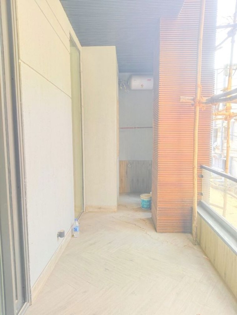 Balcony, jawahar nagar 3 Bedroom 250 Sq.Yd. Builder Floor In Jawahar Nagar Delhi 10384367