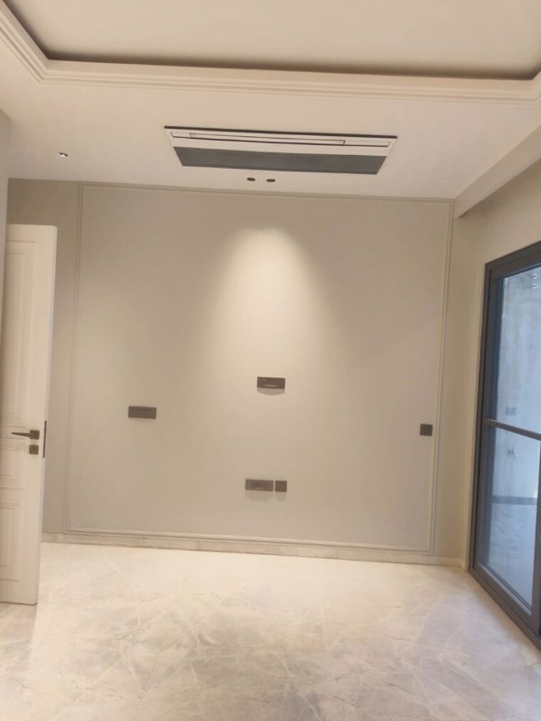 Room, jawahar nagar 3 Bedroom 250 Sq.Yd. Builder Floor In Jawahar Nagar Delhi 10384367