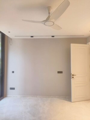 Room in 3 BHK Builder Floor at Jawahar Nagar – for Sale