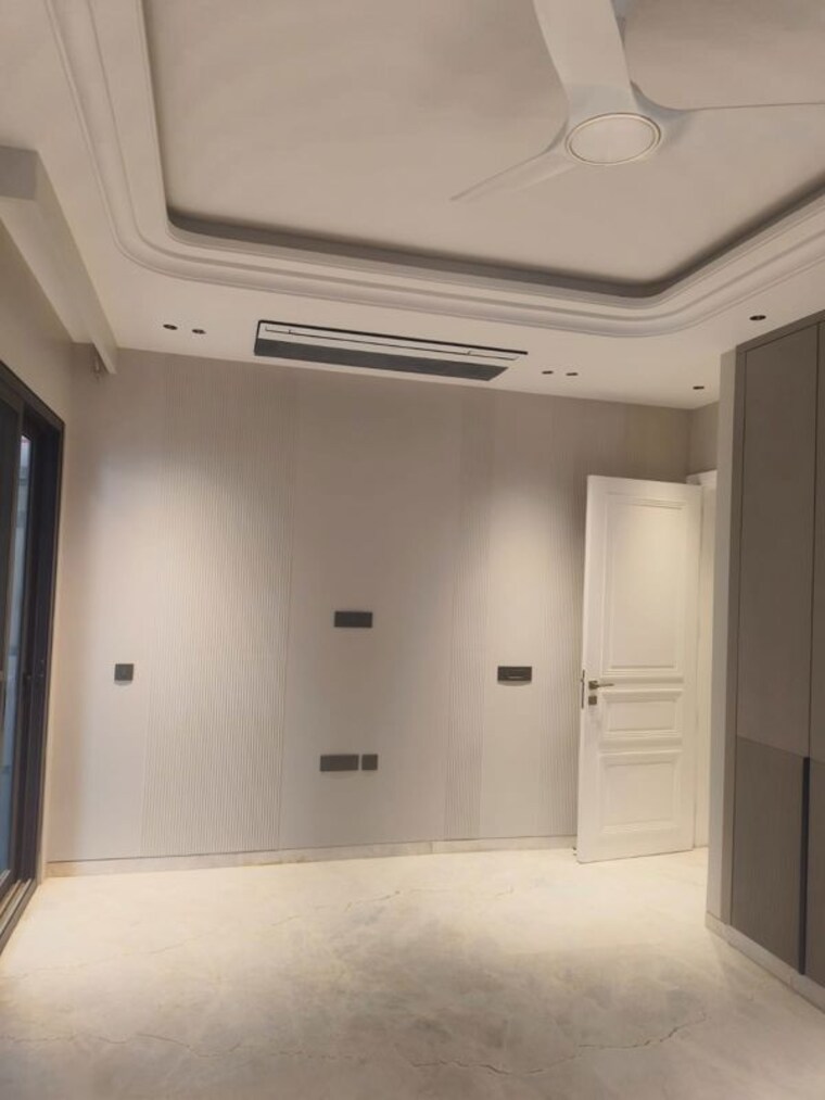 Room, jawahar nagar 3 Bedroom 250 Sq.Yd. Builder Floor In Jawahar Nagar Delhi 10384367