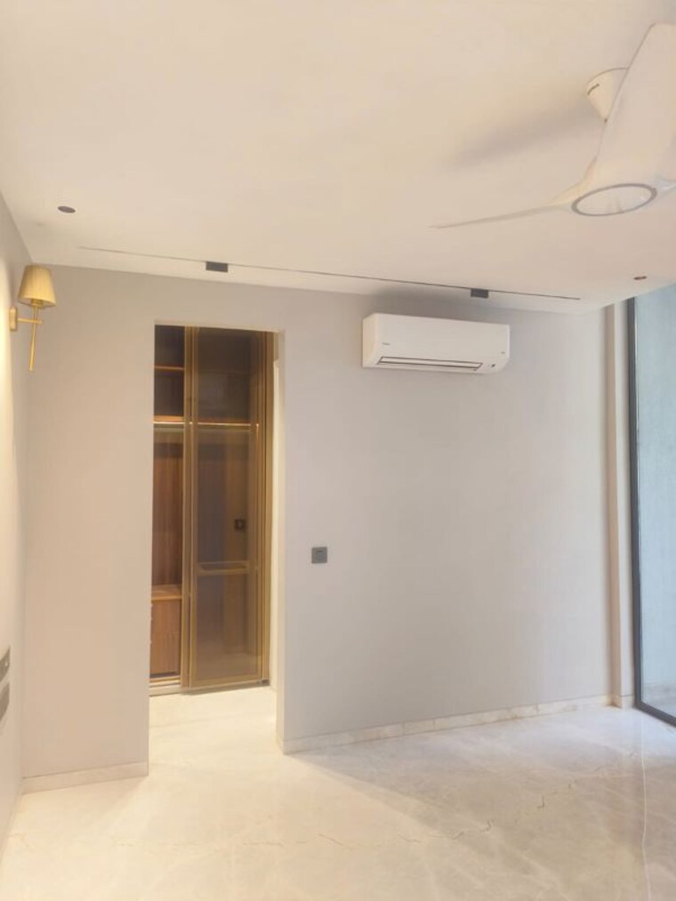 Room, jawahar nagar 3 Bedroom 250 Sq.Yd. Builder Floor In Jawahar Nagar Delhi 10384367