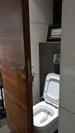 Bathroom in 5 BHK Apartment at Oberoi Springs, Andheri West – for Rent