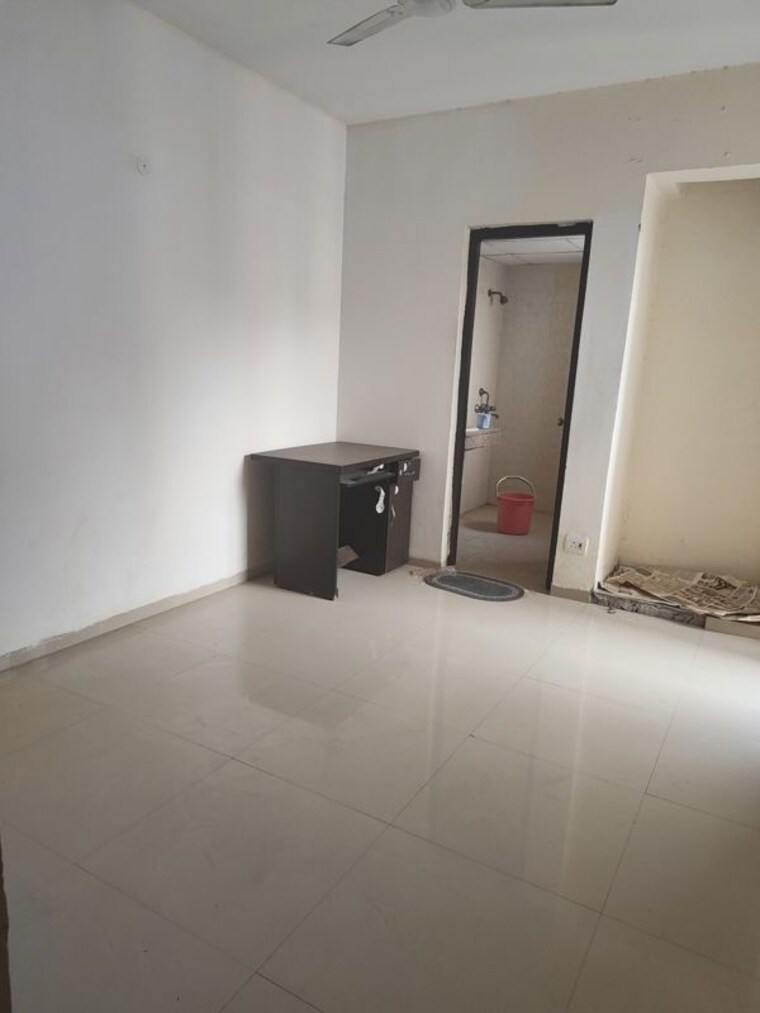 Bedroom, logix-blossom-county 2.5 Bedroom 1417 Sq.Ft. Apartment In Sector 137 Noida 10384376