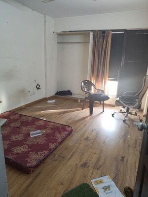 Bedroom in 2.5 BHK Apartment at Logix Blossom County, Sector 137 – for Rent