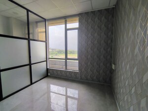 Room in  Office Space at Hiranandani Solus, Thane West – for Sale