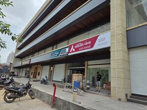  Showroom – Exterior View View at Mavdi - for Rent