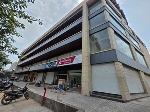  Showroom – Exterior View View at Mavdi - for Rent