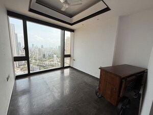 Room in 4 BHK Apartment at Lodha Trump Tower, Worli – for Rent