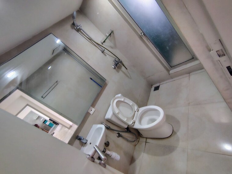 Attached Bathroom, hiranandani-lavinia 1.5 Bedroom 550 Sq.Ft. Apartment In Ghodbunder Road Thane 10383867