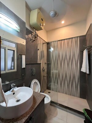 Attached Bathroom in 3 BHK Builder Floor at Sector 26 – for Rent