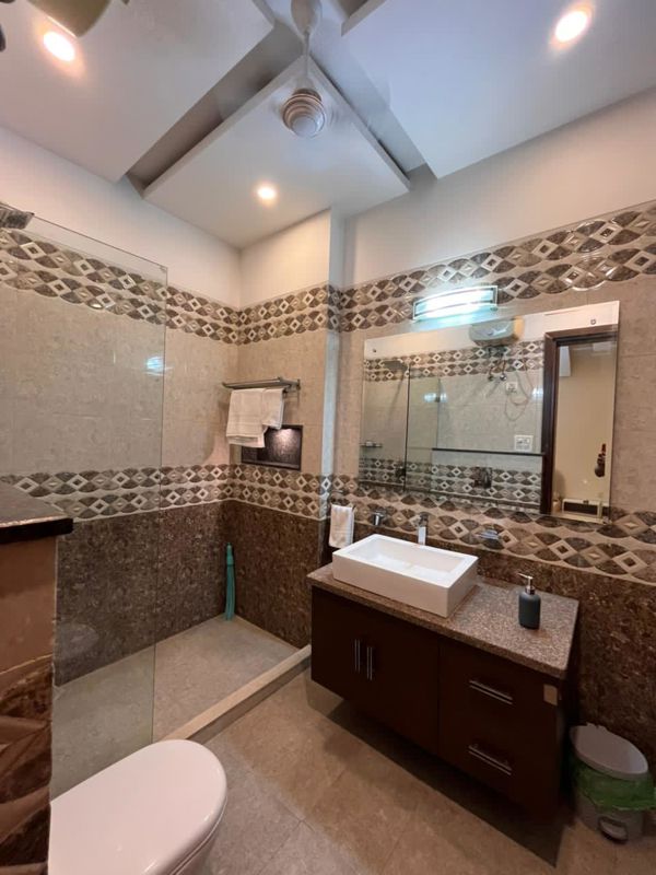 Attached Bathroom in 3 BHK Builder Floor at Sector 26 – for Rent