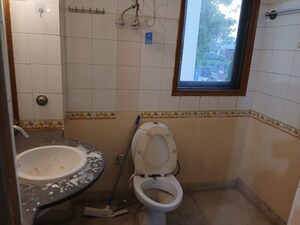 Bathroom in 3 BHK Builder Floor at S S Southend, Sector 49 – for Rent
