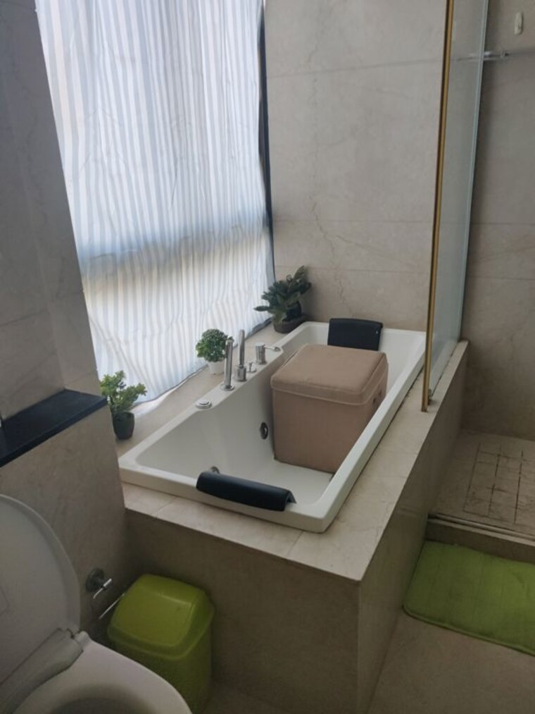 Bathroom, m3m-golf-estate-fairway-east 3.5 Bedroom 3510 Sq.Ft. Apartment In Sector 65 Gurgaon 10384503