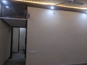 Room in 2 BHK Apartment at Dlw Colony – for Rent