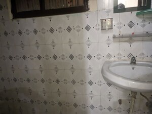 Bathroom in 2 BHK Apartment at Dlw Colony – for Rent