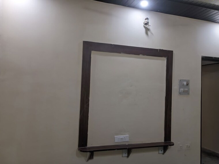 Room, dlw colony 2 Bedroom 1250 Sq.Ft. Apartment In Dlw Colony Varanasi 10384530