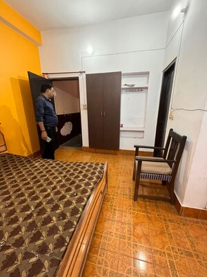 Bedroom in 1 RK Apartment at Mahmoorganj – for Rent