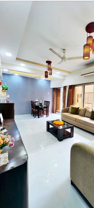Bedroom in 2 BHK Apartment at Red Rose CHS 1, Andheri West – for Rent