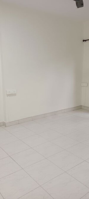 Room in 2 BHK Apartment at Montreal Tower, Andheri West – for Rent