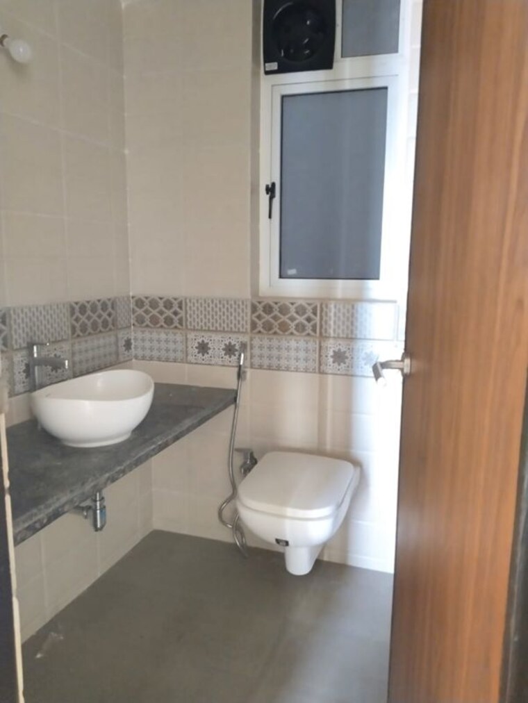 Bathroom, marathon-nexzone-antilia 2 Bedroom 975 Sq.Ft. Apartment In New Panvel Navi Mumbai 10384591