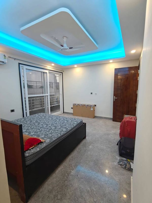 3 BHK +  1700 Sq.Ft. Builder Floor in Omaxe Designer Villas Mayfield Garden