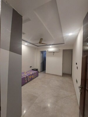 Room in 3 BHK Builder Floor at Gujranwala Town – for Rent