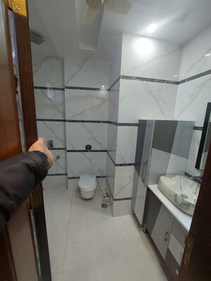 Team Area in 3 BHK Builder Floor at Gujranwala Town – for Rent