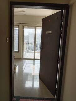 2 BHK + Pooja Room,Servant Room,Extra Room Apartment For Rent in Mantra Insignia