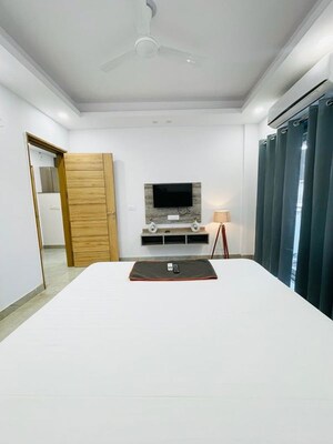 Living Room in 1 BHK Builder Floor at Sector 45 – for Rent