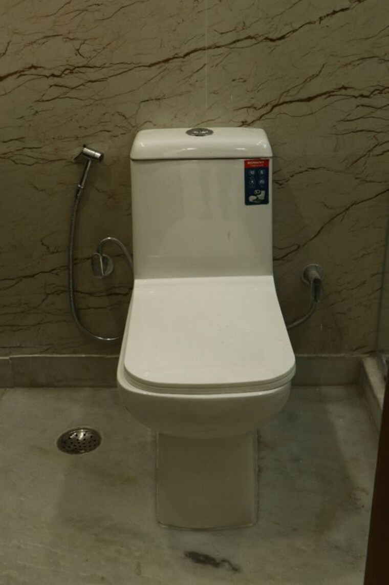 undefined, sarvapriya vihar 3 Bedroom 250 Sq.Ft. Builder Floor In Sarvapriya Vihar Delhi 10384642