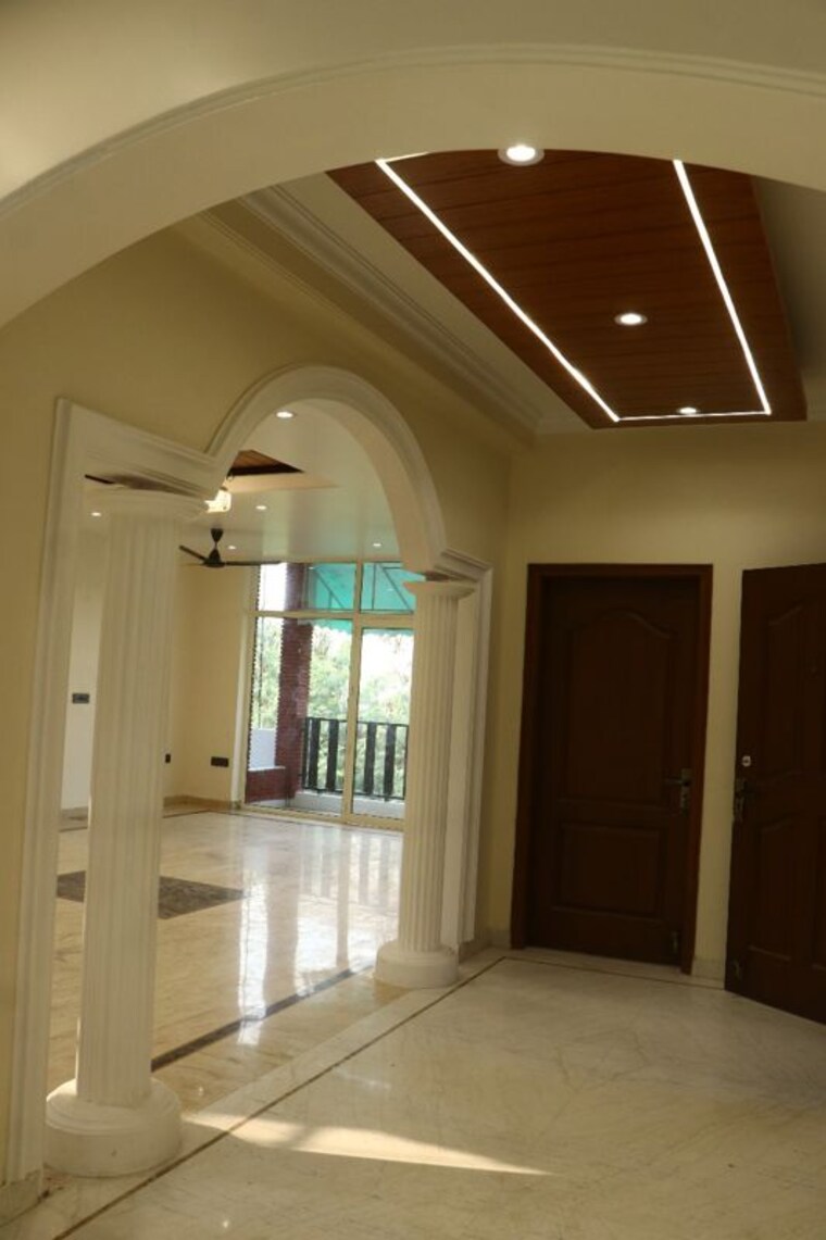 undefined, sarvapriya vihar 3 Bedroom 250 Sq.Ft. Builder Floor In Sarvapriya Vihar Delhi 10384642