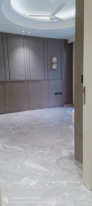 Room in 4 BHK Builder Floor at Janakpuri – for Sale